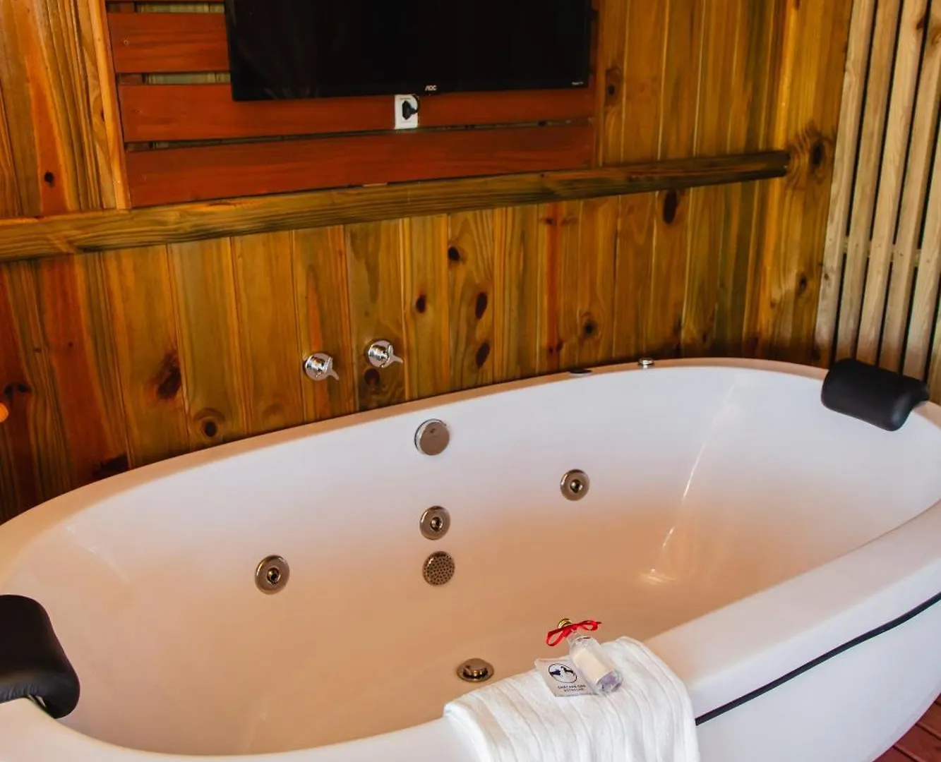 Chalet Villa Chale Rustico Com Hidromassagem E Piscina à Imarui
